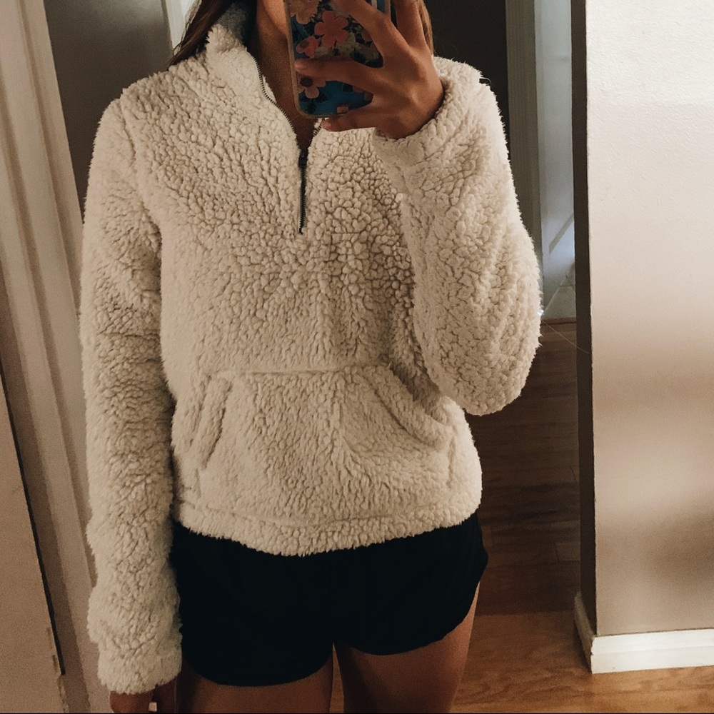 hollister sweater